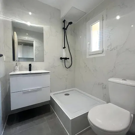 Designed Flat In Center * Menton